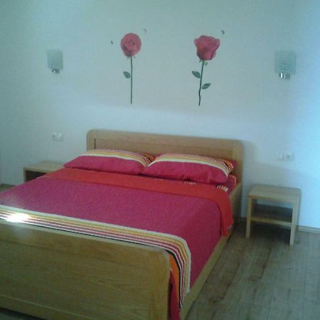 אומיס Apartmani "Grgic" מראה חיצוני תמונה