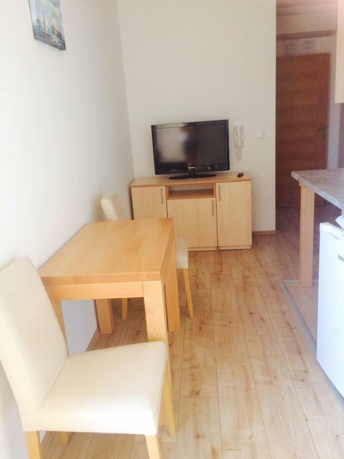 אומיס Apartmani "Grgic" מראה חיצוני תמונה