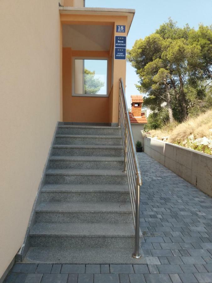 אומיס Apartmani "Grgic" מראה חיצוני תמונה