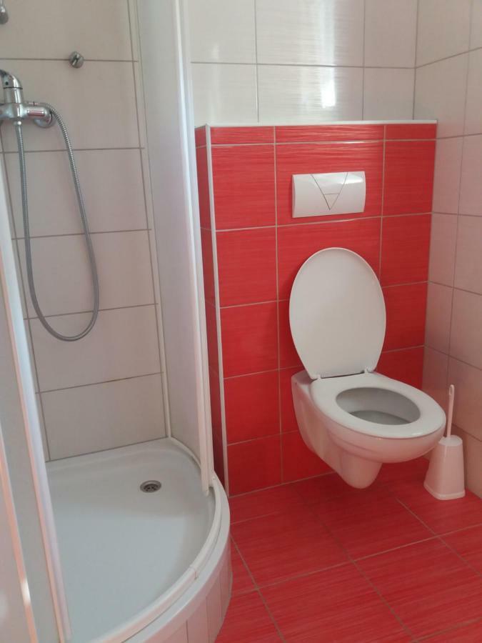 אומיס Apartmani "Grgic" מראה חיצוני תמונה