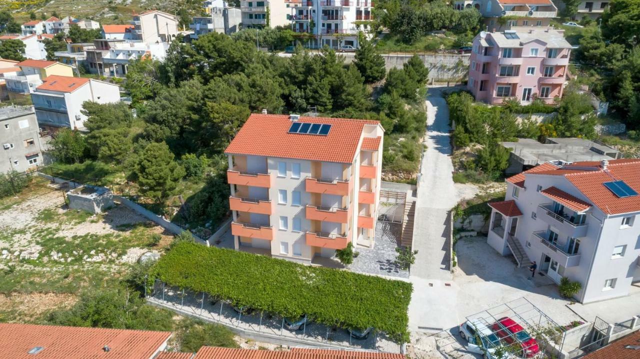 אומיס Apartmani "Grgic" מראה חיצוני תמונה