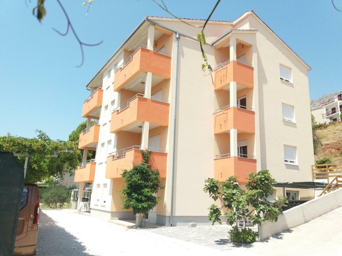 אומיס Apartmani "Grgic" מראה חיצוני תמונה